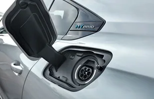 Peugeot 508 i 3008 Hybrid plug-in — zdjęcie 4