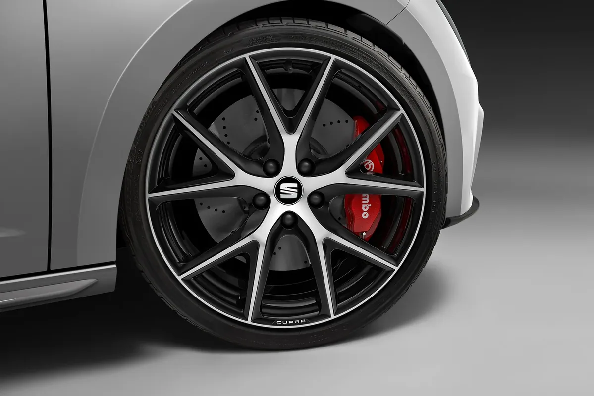 ST Cupra 370 Carbon