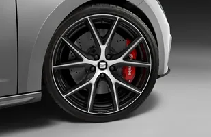 Seat Leon ST Cupra 370 Carbon już w Polsce. Tylko 13 sztuk! — zdjęcie 3