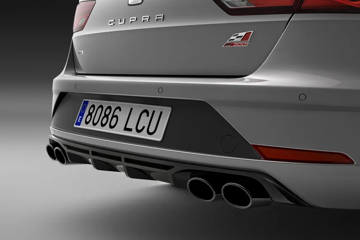 ST Cupra 370 Carbon
