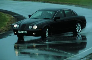 Używane: Jaguar S-Type — zdjęcie 8