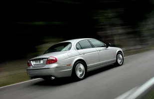 Używane: Jaguar S-Type — zdjęcie 9