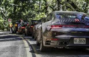 Nowe Porsche 911 niemal w pełnej krasie — zdjęcie 7