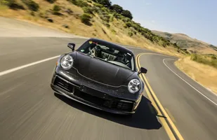 Nowe Porsche 911 niemal w pełnej krasie — zdjęcie 9
