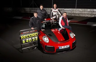 Porsche 911 GT2 RS z rekordem Nurburgringu — zdjęcie 3