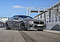 BMW M8 nadjeżdża