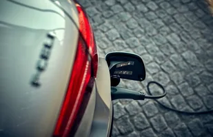 Ruszyła sprzedaż Mercedesa GLC F-Cell — zdjęcie 3