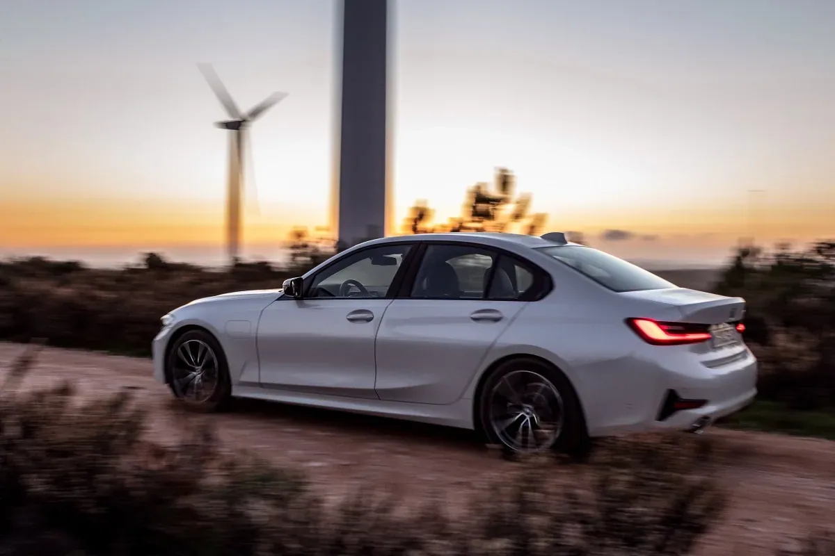 BMW 330e