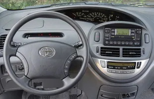Używane: Toyota Previa — zdjęcie 3