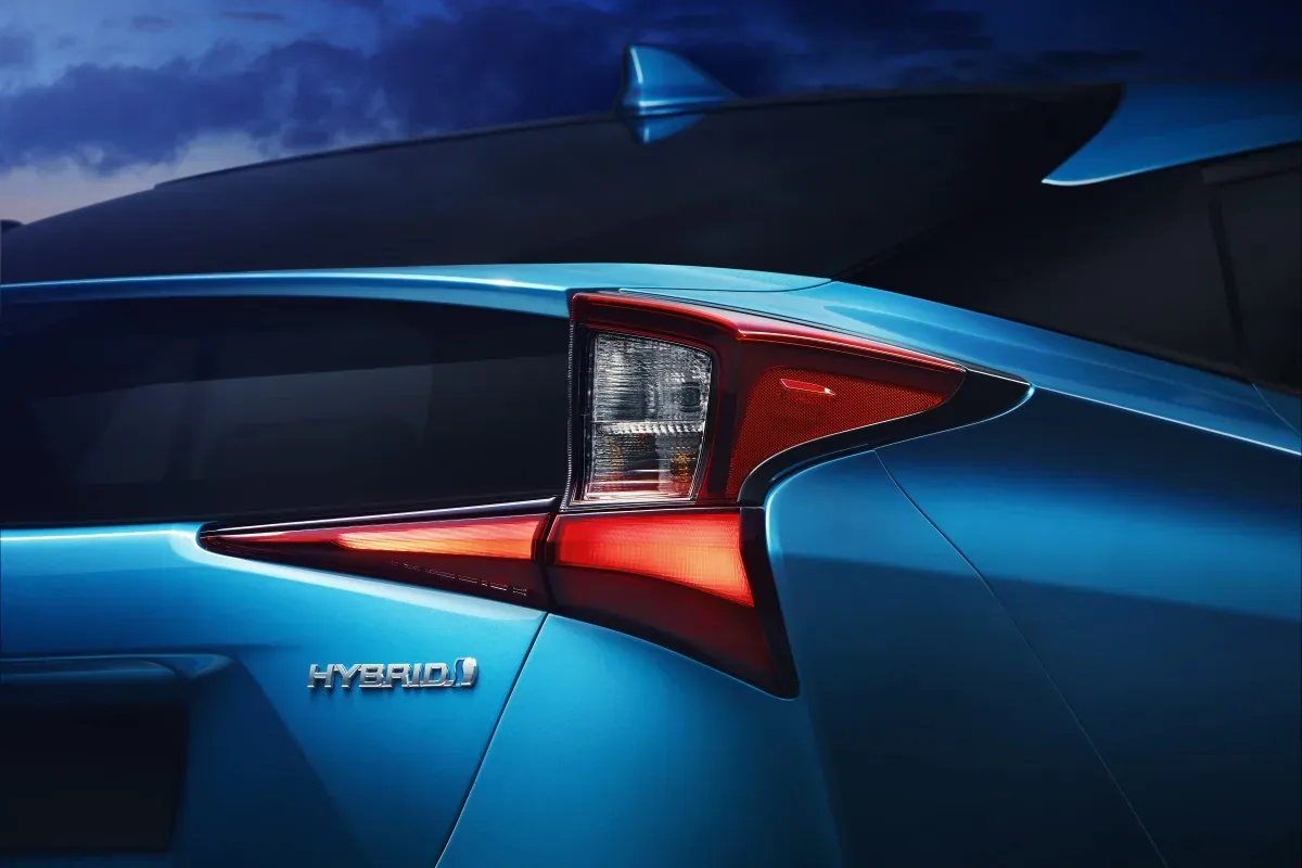 Toyota Prius AWD-i