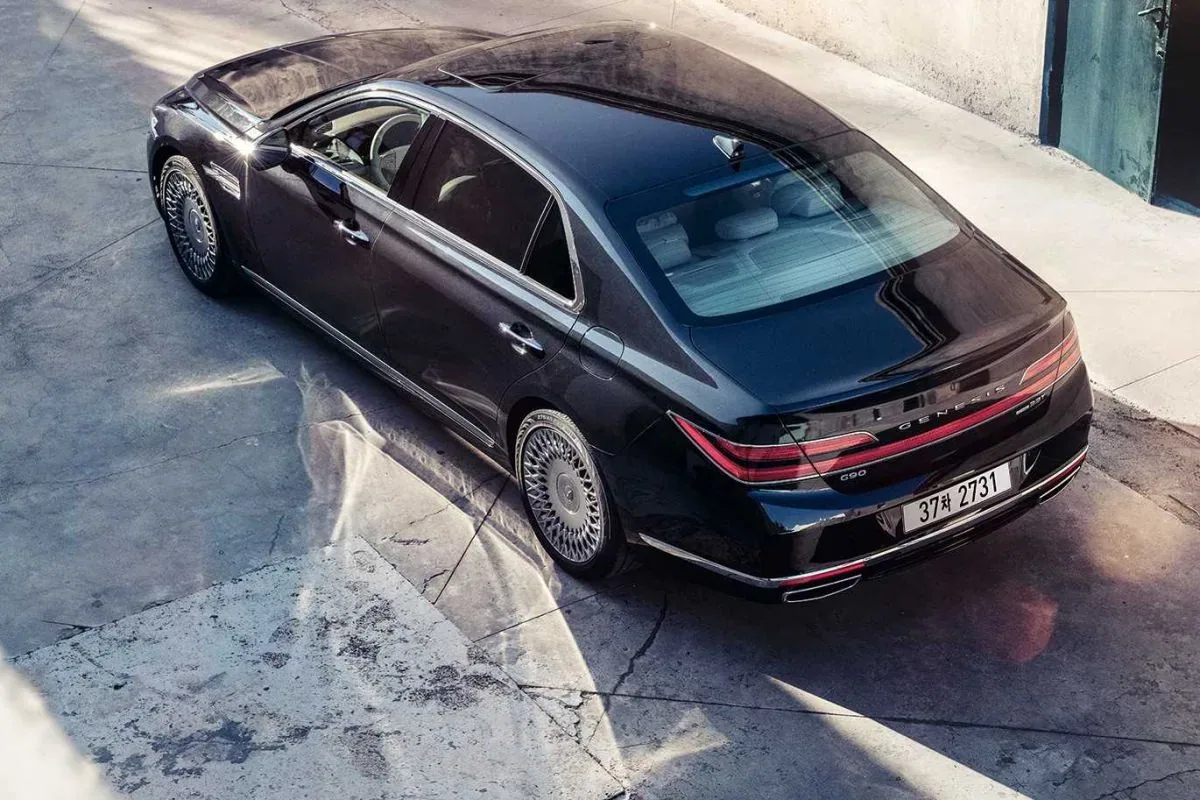 Genesis G90