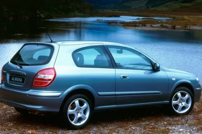 Nissan Almera 3d