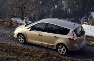 Używane: Renault Scenic III — zdjęcie 3