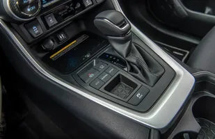 Toyota RAV4 V. Polskie ceny — zdjęcie 4
