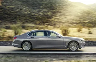 BMW serii 7 po liftingu — zdjęcie 3
