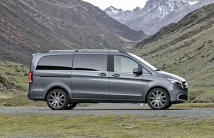 Mercedes klasy V po liftingu — zdjęcie 10