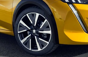 Całkiem nowy Peugeot 208 — zdjęcie 9