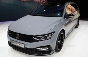 Volkswagen Passat Variant R-Line Edition — zdjęcie 2
