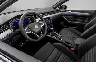 Volkswagen Passat Variant R-Line Edition — zdjęcie 7
