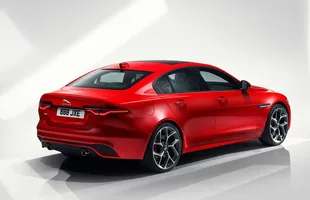 Jaguar XE po liftingu — zdjęcie 4