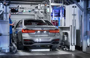 Ruszyła produkcja odświeżonego BMW 7 — zdjęcie 4