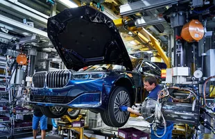 Ruszyła produkcja odświeżonego BMW 7 — zdjęcie 6