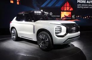 Mitsubishi Engelberg Tourer — zdjęcie 1
