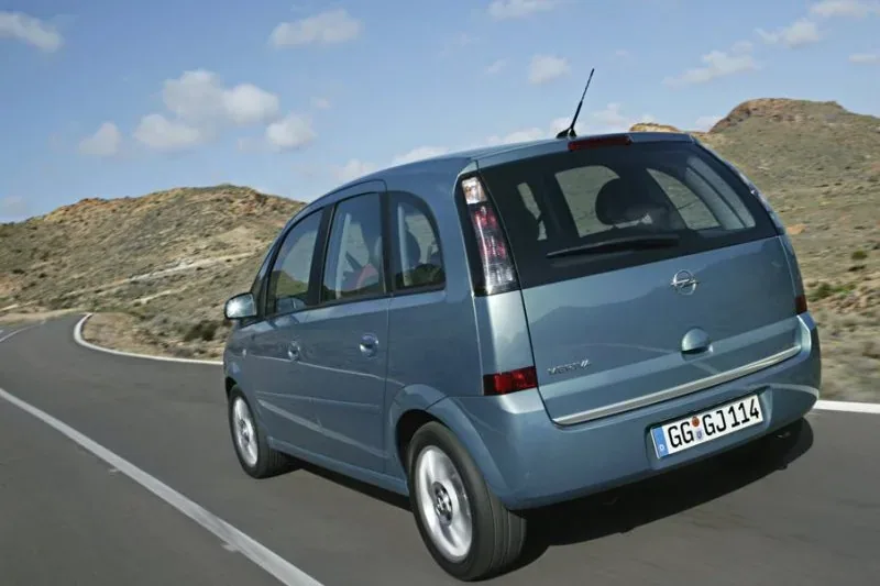 W 2005 roku auto poddano delikatnemu feceliftingowi