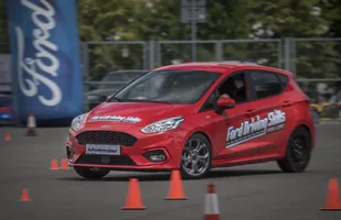 Ford uczy jazdy młodych kierowców — zdjęcie 1