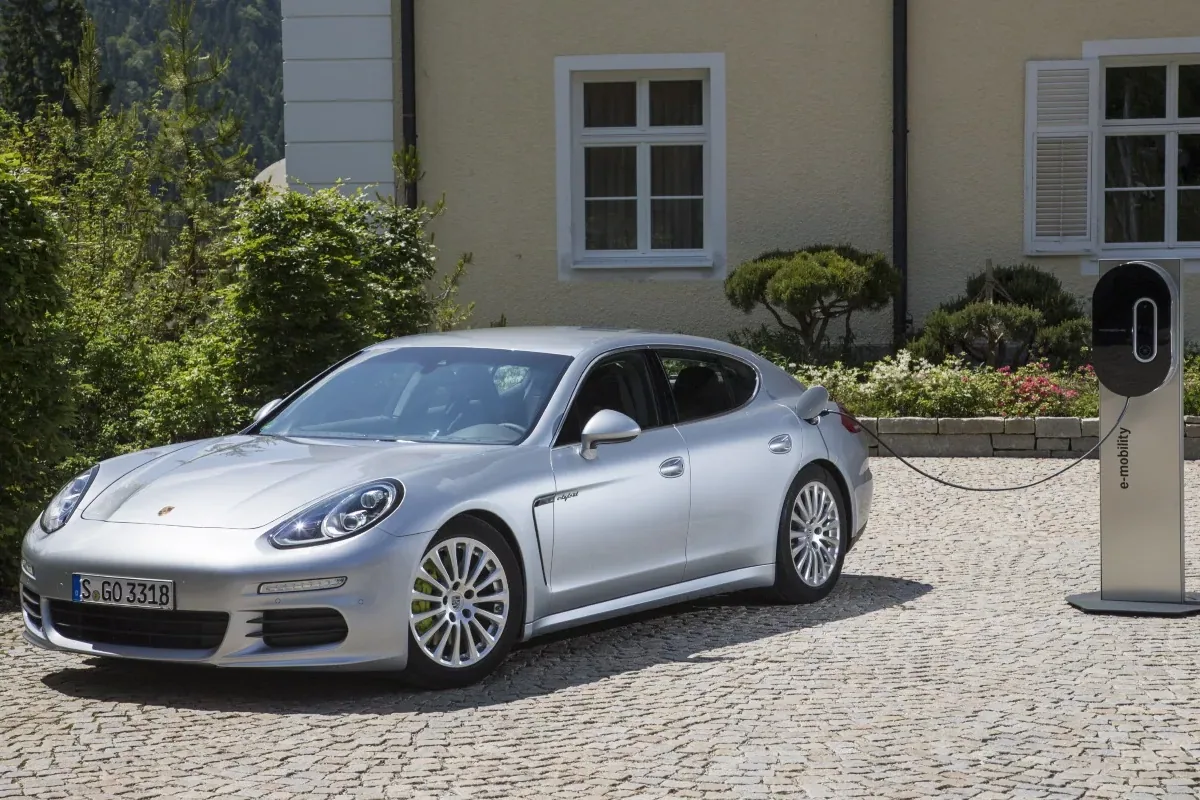 Porsche Panamera Plug-in Hybrid I generacji