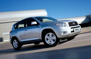 Używane: Toyota RAV4 III — zdjęcie 2