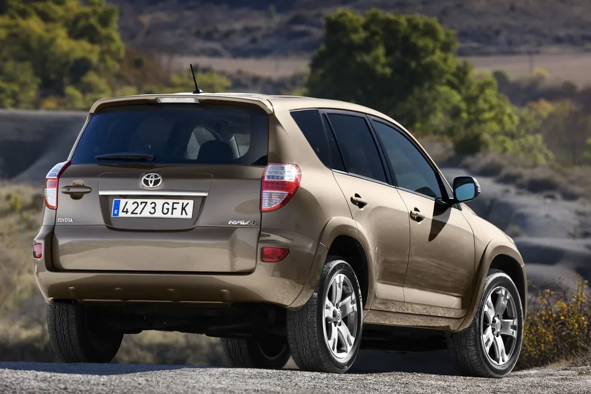 Toyota RAV4 III