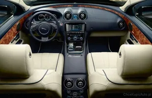 W angielskim stylu. Oto Jaguar  XJ Ultimate — zdjęcie 4