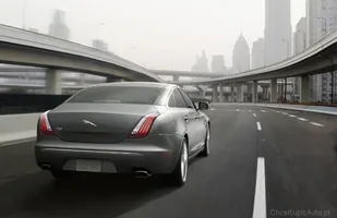 W angielskim stylu. Oto Jaguar  XJ Ultimate — zdjęcie 5