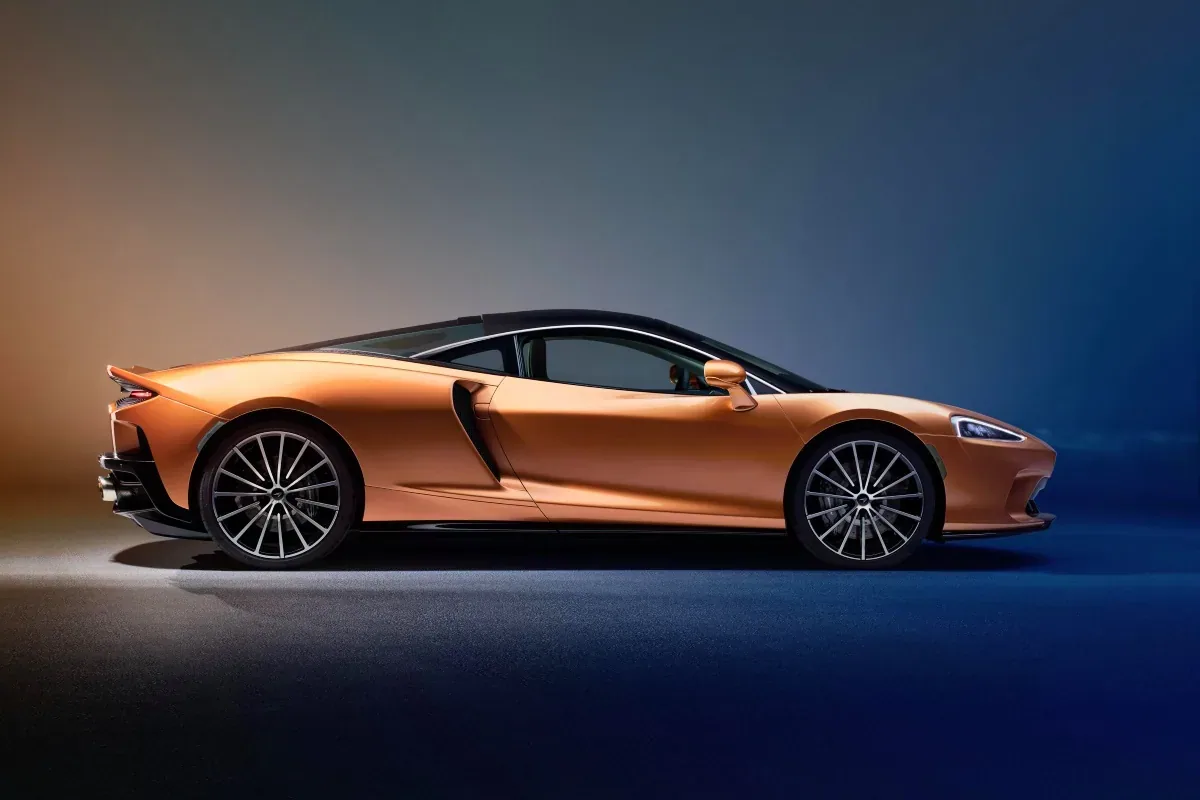 McLaren GT