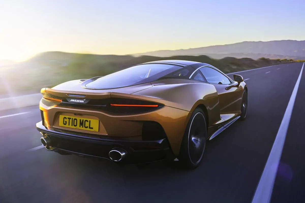 McLaren GT