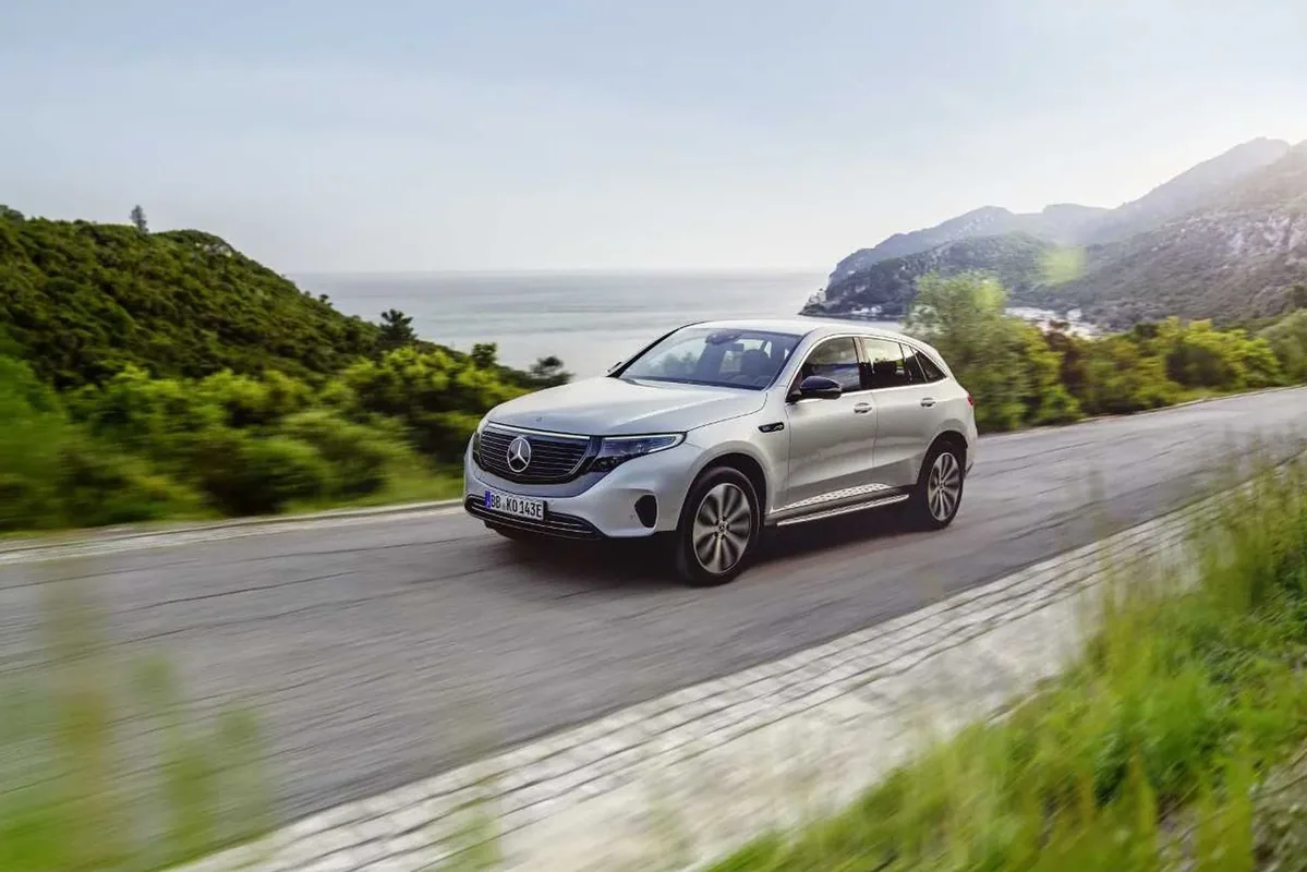 Mercedes EQC w polskich salonach