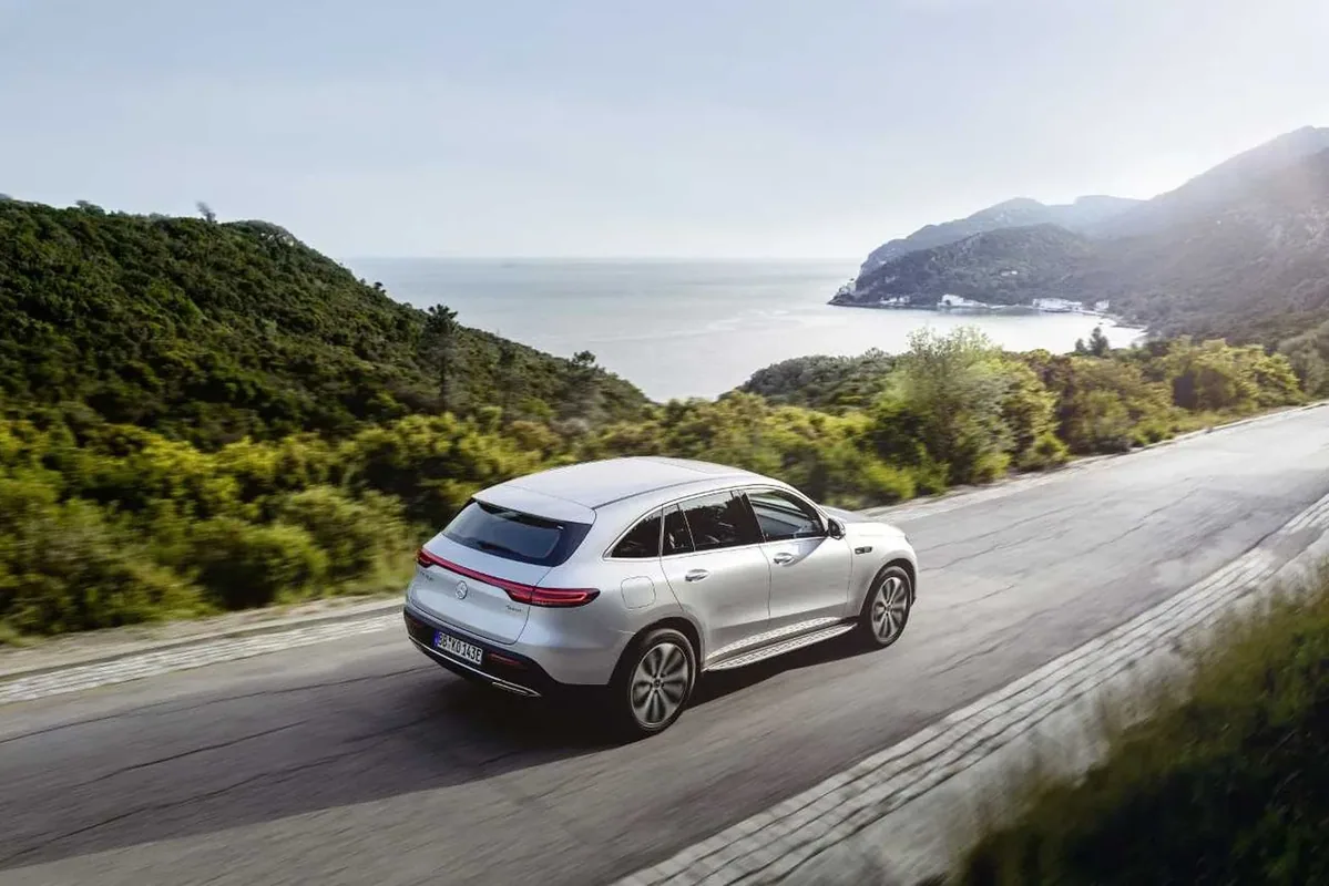 Mercedes EQC w polskich salonach