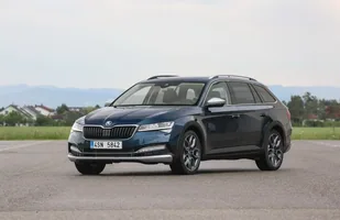 Skoda Superb po modernizacji — zdjęcie 7