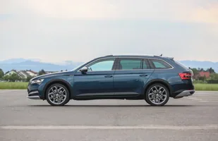 Skoda Superb po modernizacji — zdjęcie 8