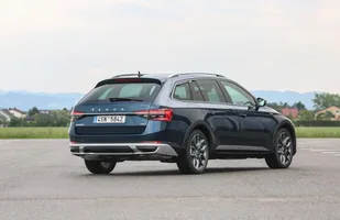 Skoda Superb po modernizacji — zdjęcie 10