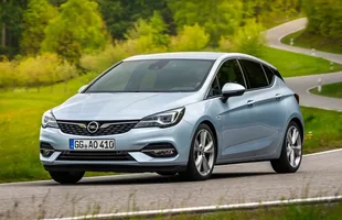 Opel Astra po liftingu — zdjęcie 2
