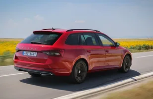 Skoda Superb po modernizacji. Polskie ceny — zdjęcie 2