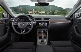 Skoda Superb po modernizacji. Polskie ceny — zdjęcie 5