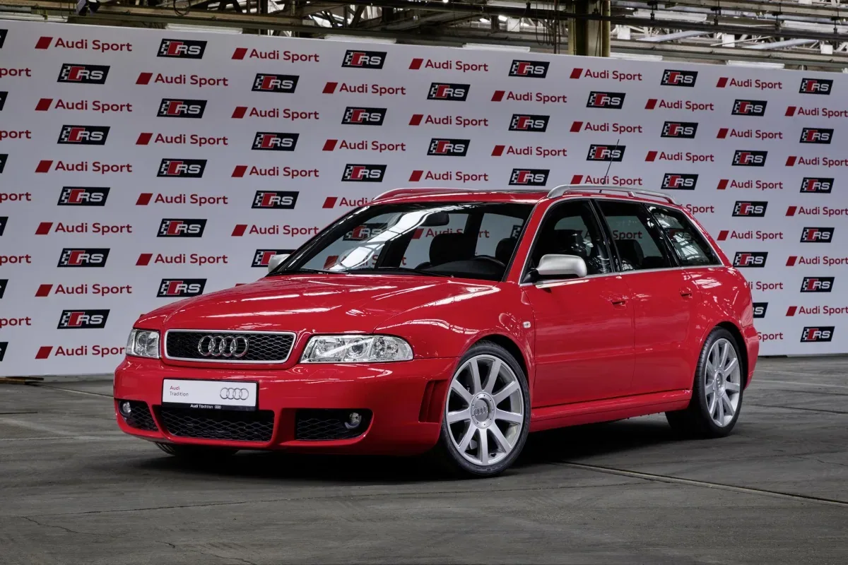 Audi RS 4 Avant (B5)