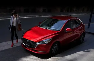 Mazda 2 po liftingu — zdjęcie 2
