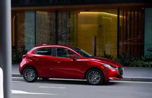 Mazda 2 po liftingu — zdjęcie 3