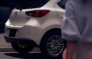 Mazda 2 po liftingu — zdjęcie 4