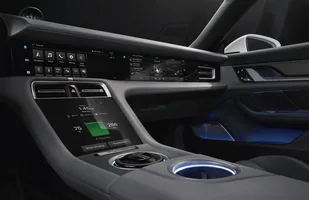 Porsche Taycan. Znamy wnętrze — zdjęcie 3