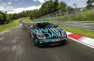 Porsche Taycan na torze Nurburgring — zdjęcie 1
